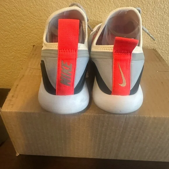 Nike Women’s Shoes in Gray and Red - Picture 5 of 6